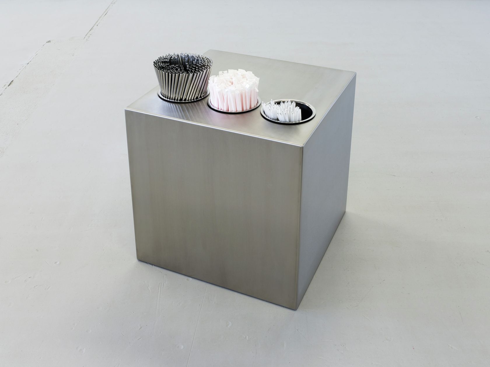 Gabriel Kuri, box for one in three, 2019
