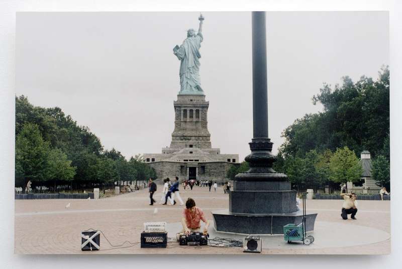 Henrik Håkansson, Liberty Island Live (Acheta domesticus), 1996