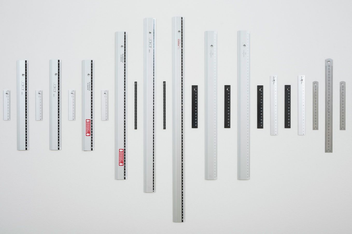 element.img.alt