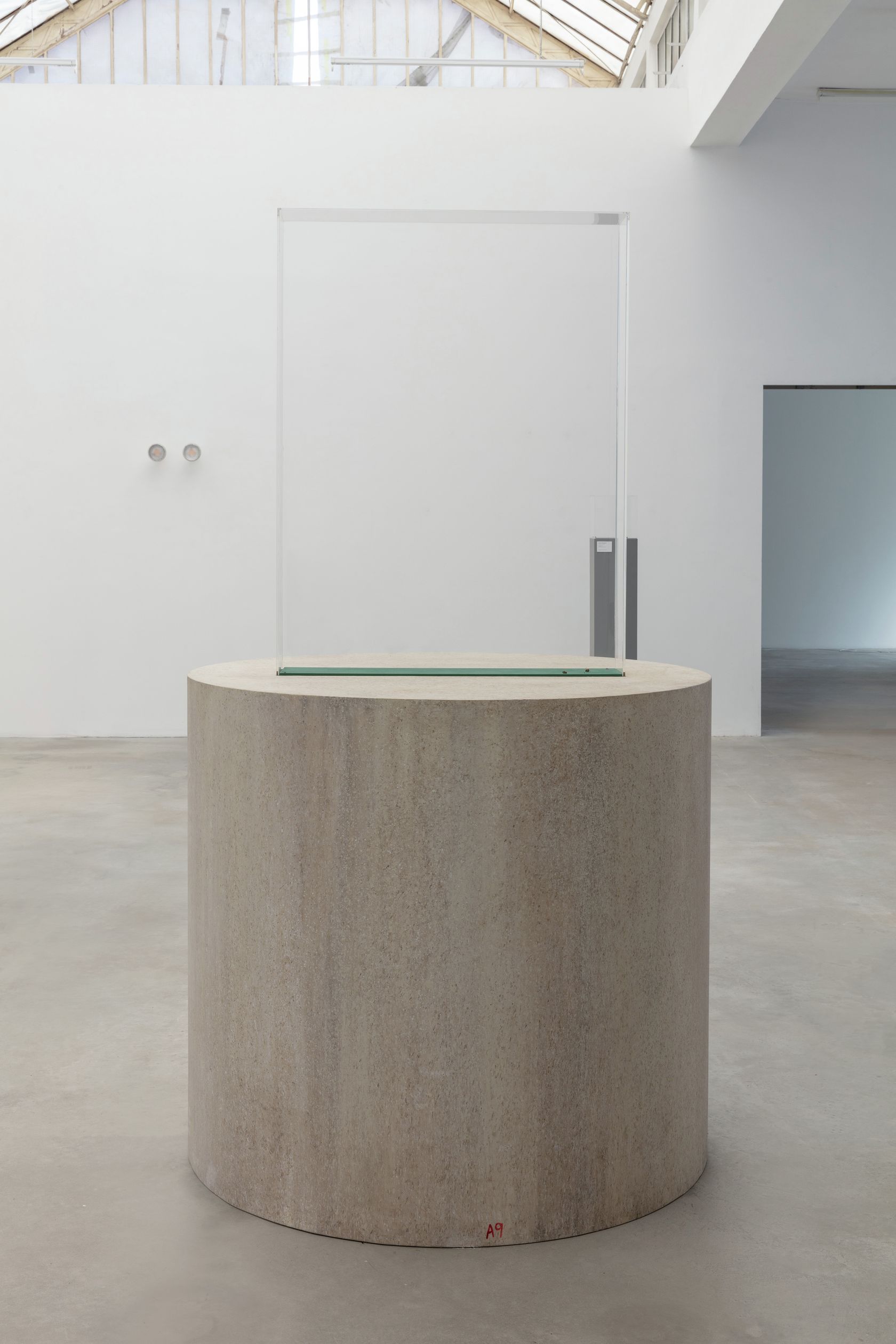 Jason Dodge, Artista sconosciuto, Una Ritrovata Madonna della Fabbrica di San Pietro Madonna con il Bambino Gesù, 1519, oil on 