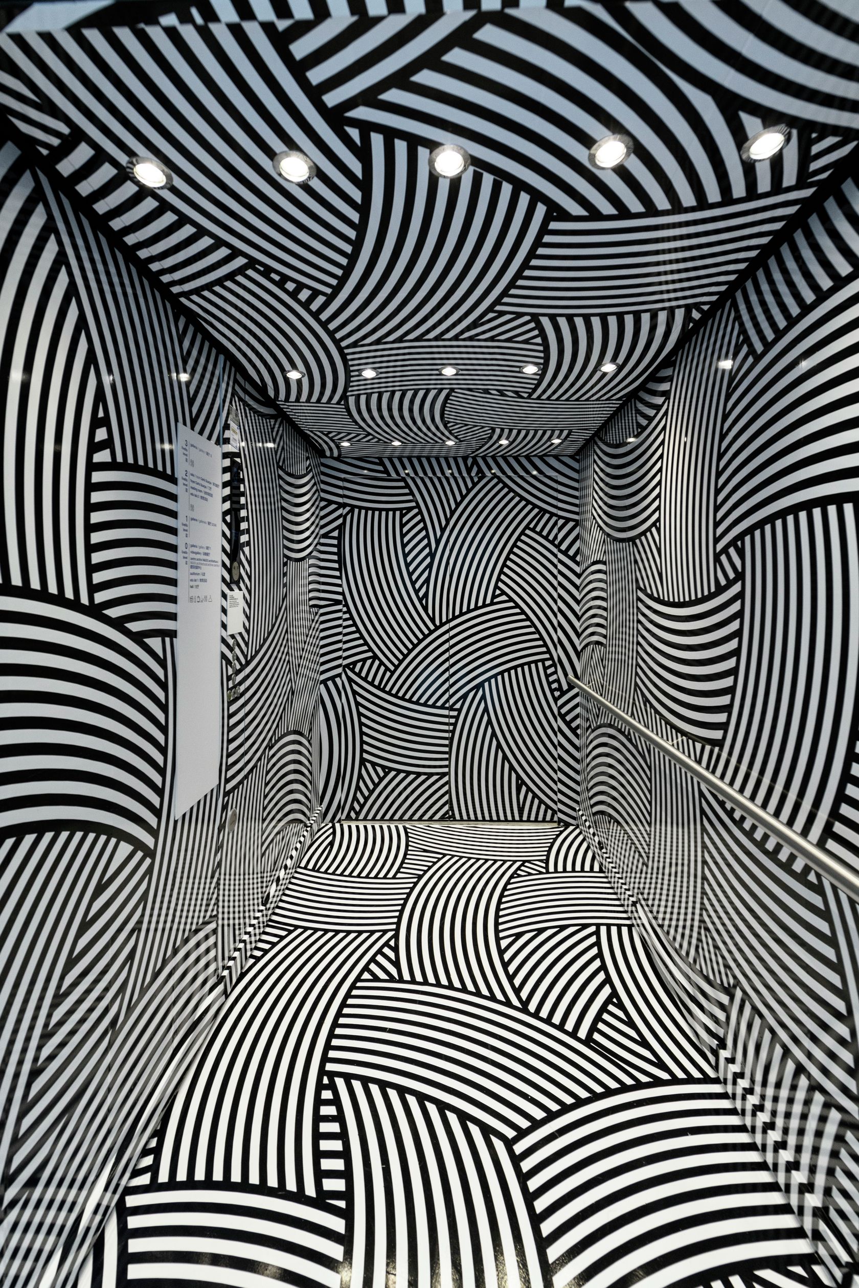 Jim Lambie, The Strokes (Surround Sound), 2021