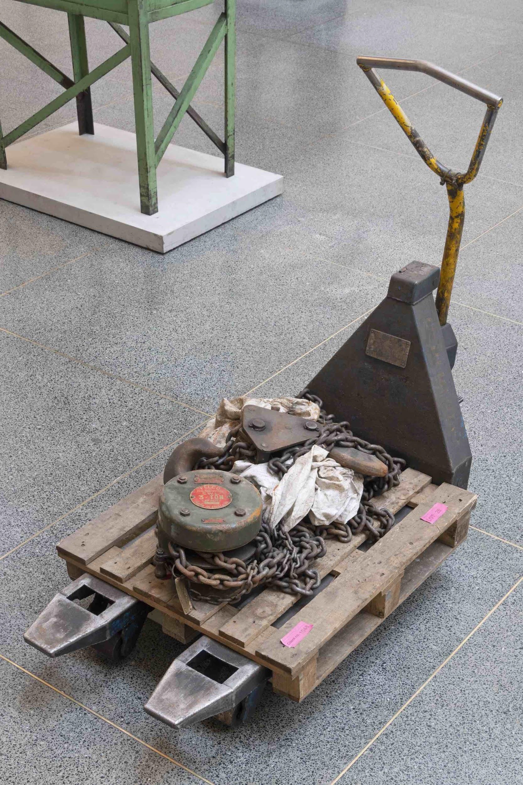 Mike Nelson, The Asset Strippers (pallendrome), 2019