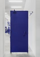 Mike Nelson, Cloak of rags (salle informatique), 2017