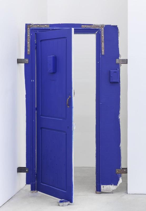 Mike Nelson, Cloak of rags (behind, the lift mechanism), 2017